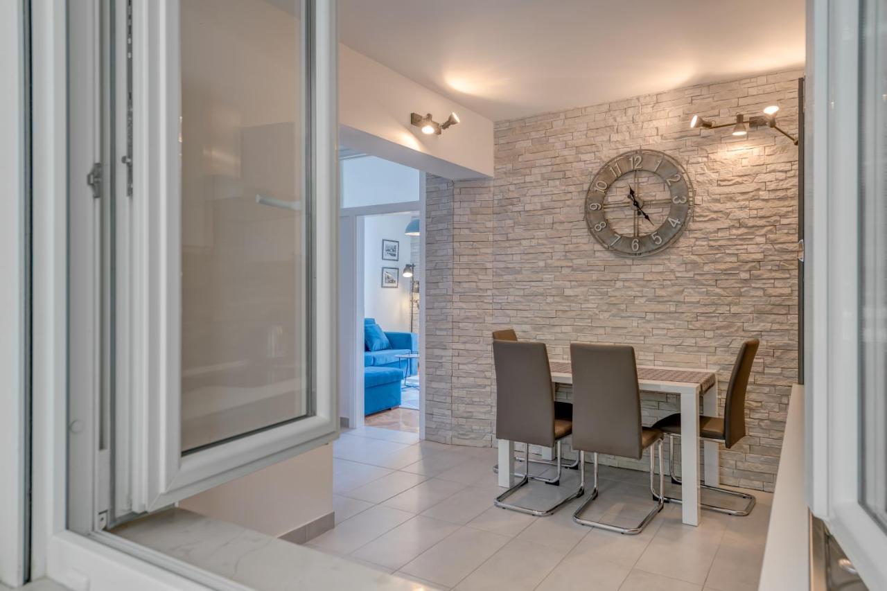 Apartmani Mirta โอมิช ภายนอก รูปภาพ