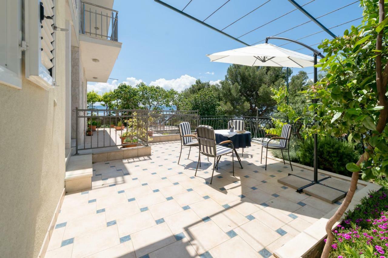 Apartmani Mirta โอมิช ภายนอก รูปภาพ
