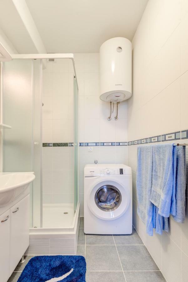 Apartmani Mirta โอมิช ภายนอก รูปภาพ